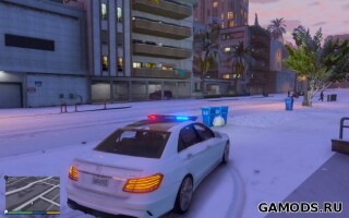 Полицейский Mercedes Benz E63